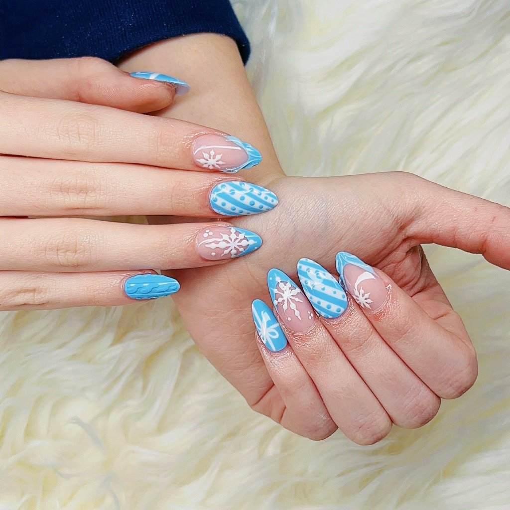 Blue Winter Snowflake Set